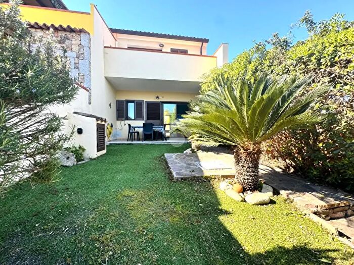 Appartamento trilocale in vendita in Via Cermis, Budoni