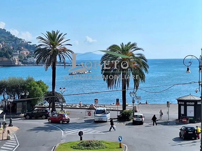 Appartamento quadrilocale in vendita in Via Giustiniani, Rapallo