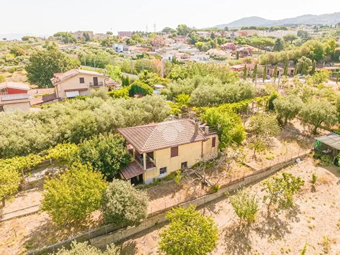 Casa bilocale in vendita in Via Antonio Manzi, Frascati