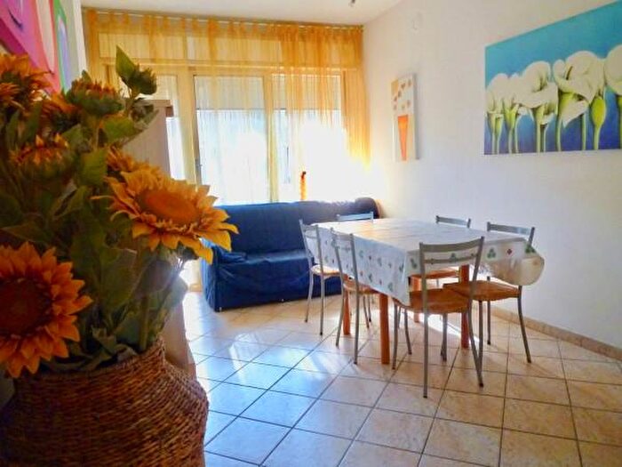 Appartamento trilocale in vendita in Viale dei Pini, Comacchio