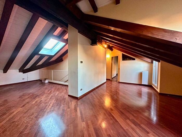 Appartamento quadrilocale in affitto in Viale Premuda, Piave Tricolore, Milano