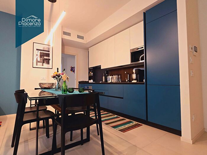 Appartamento trilocale in vendita in Via Conciliazione, Piacenza