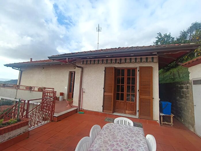 Appartamento quadrilocale in vendita in Massa