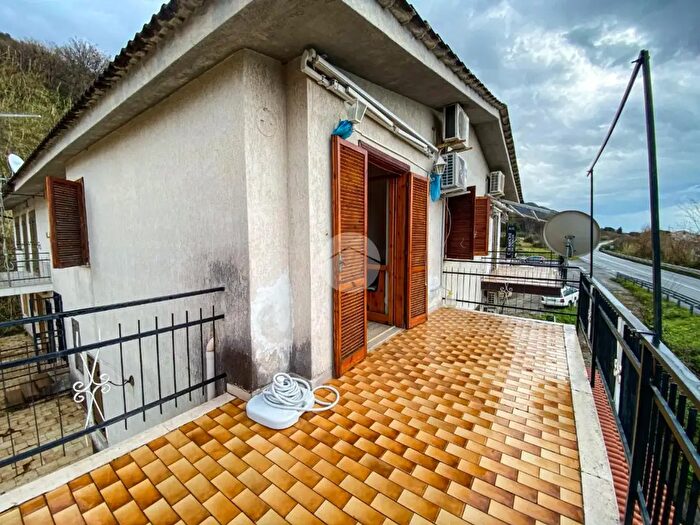 Appartamento trilocale in vendita in Via Marinella, Falconara Albanese