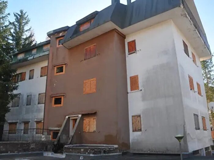 Appartamento quadrilocale in vendita in Viale Gabriele dAnnunzio, Rivisondoli