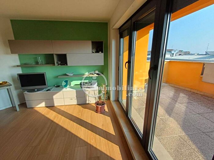 Casa bilocale in affitto in Viale Rimembranze, Saronno