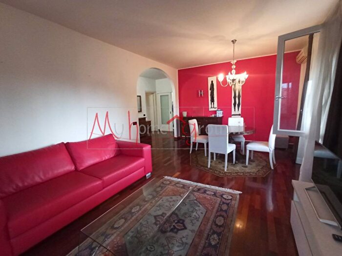 Appartamento quadrilocale in affitto in Via Antonio Zacco, Voltabarozzo, Padova