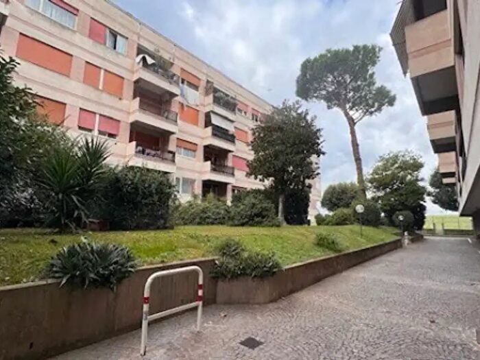 Appartamento con 5 locali in vendita in Piazza Vinci, Roma
