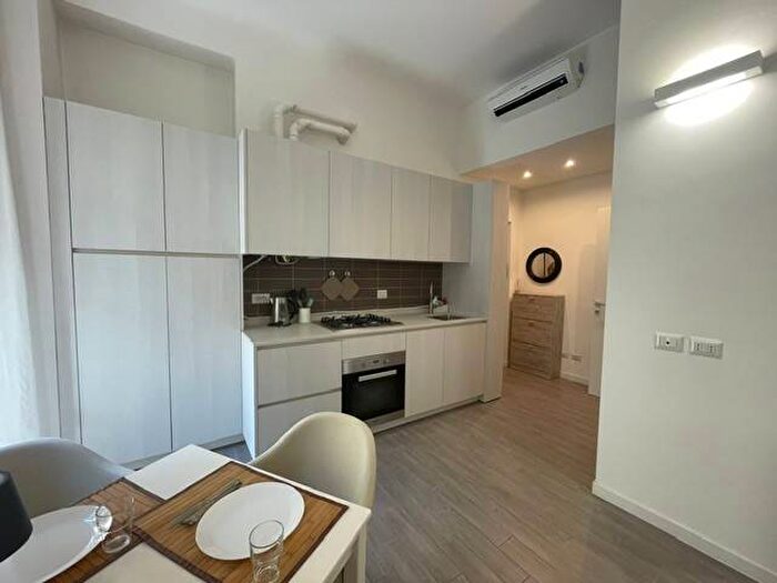 Appartamento bilocale in affitto in Via Carlo Farini, Farini, Milano