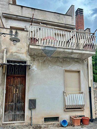 Casa con 12 locali in vendita in Via Petrarca, Palazzolo Acreide