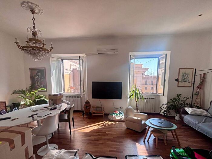 Casa trilocale in affitto in Via Domenico Cimarosa, Pinciano Villa Ada, Roma