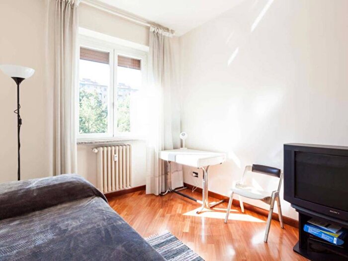 Appartamento trilocale in affitto in Via della Capinera, Inganni, Milano