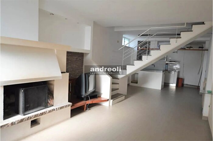 Appartamento trilocale in vendita in Cupramontana