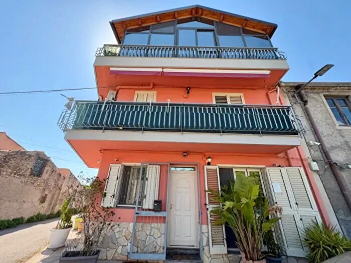 Casa con 6 locali in vendita in Via Tenente Siracusa, San Filippo Del Mela