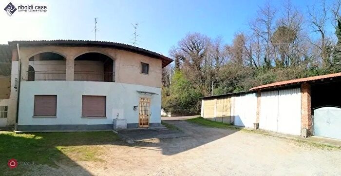 Casa con 15 locali in vendita in Meda