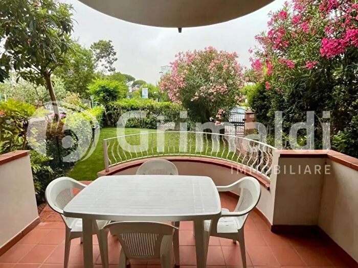 Appartamento trilocale in affitto in Viale Giacomo Matteotti, Cervia