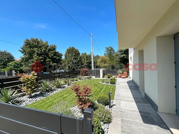 Appartamento con 5 locali in vendita in Casalgrande