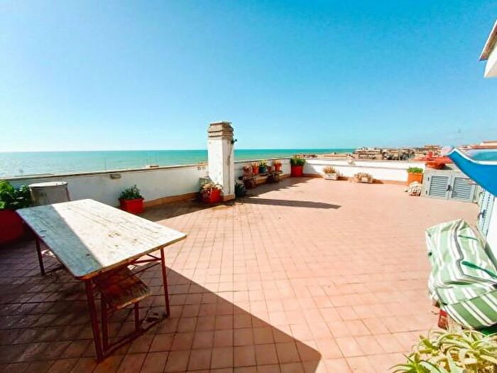 Appartamento trilocale in vendita in Viale Spagna, Pomezia