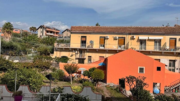 Appartamento quadrilocale in vendita in Via Rapallo, Acireale