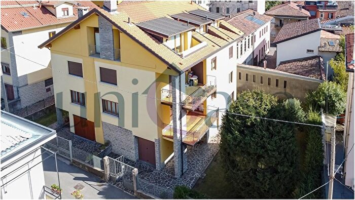 Casa con 5 locali in vendita in Lecco