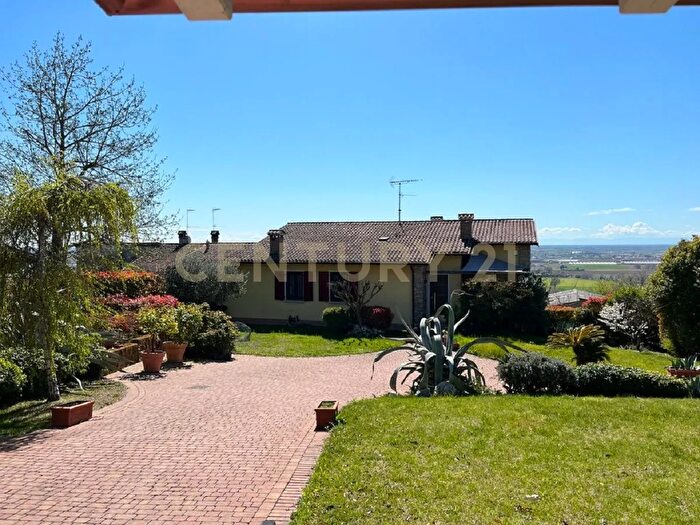 Casa con 9 locali in vendita in Via Rittatore Von Willer C, Cavriana