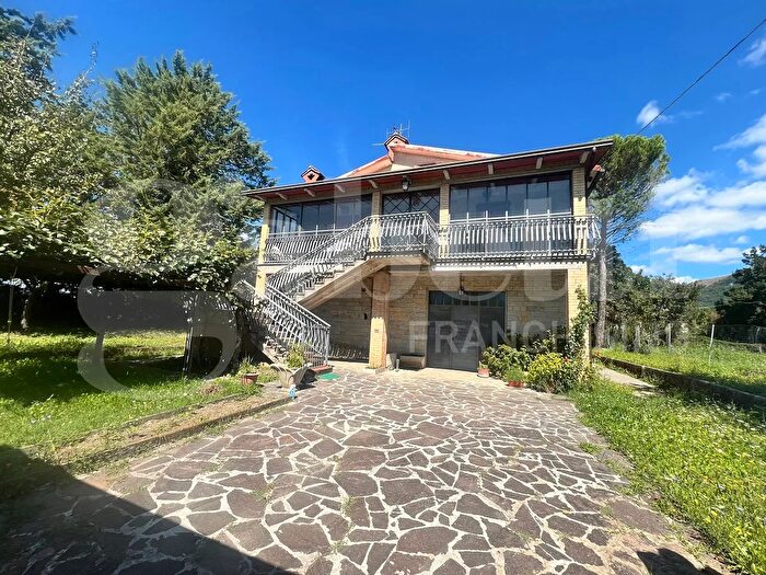 Casa con 5 locali in vendita in Strada Dritta, Gubbio