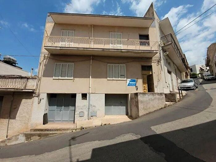 Appartamento con 6 locali in vendita in Via Bonomi n, Centro, Noto