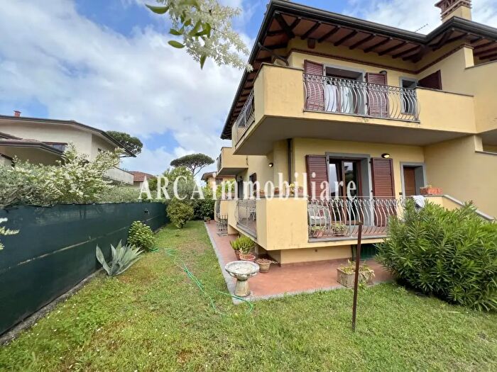 Casa con 6 locali in vendita in Pietrasanta