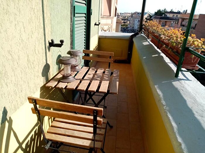 Appartamento trilocale in affitto in Via Vincenzo Troya, Monte Mario Trionfale, Roma