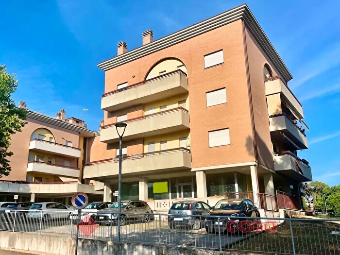 Appartamento quadrilocale in vendita in Viale Risorgimento, Magione
