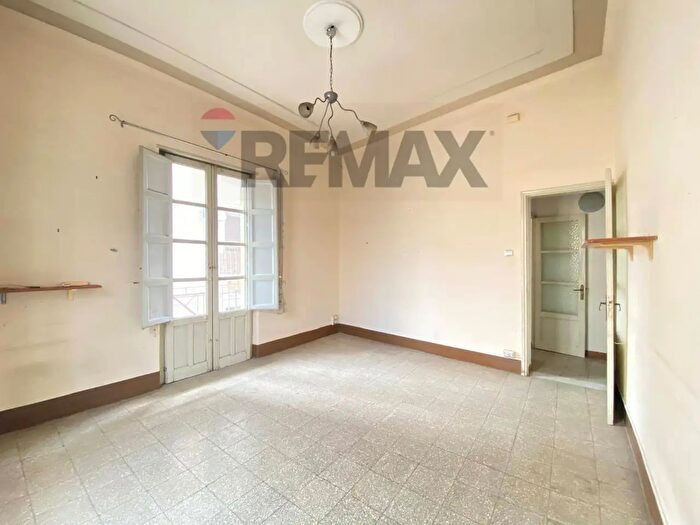 Appartamento trilocale in vendita in Via Santa Maria della Catena, Catania