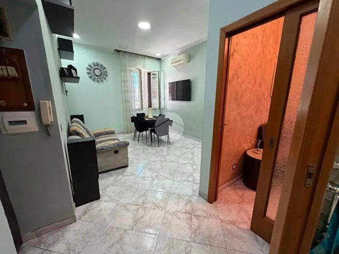 Appartamento trilocale in vendita in Via Filippo Maria Briganti, Napoli