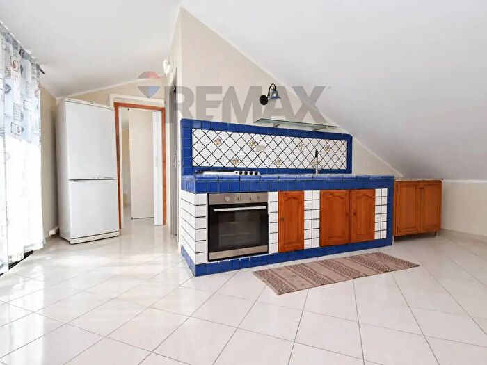 Appartamento con 5 locali in vendita in Via Tripi B, Acireale