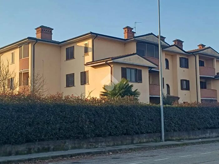 Appartamento bilocale in vendita in Via Emilio Gino Segre, Certosa Di Pavia