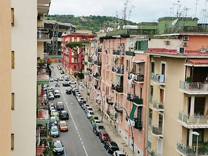 Appartamento quadrilocale in affitto in Via Benedetto Cariteo, Fuorigrotta, Napoli