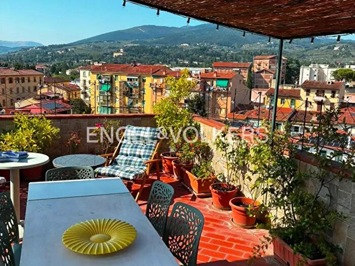 Appartamento quadrilocale in vendita in Via delle Gore, Firenze