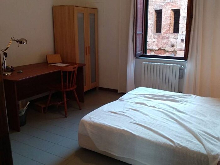 Appartamento quadrilocale in affitto in Via degli Orafi, San Francesco, Pisa