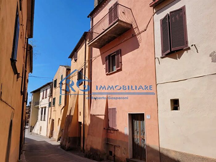 Casa con 6 locali in vendita in Via Roma, Lubriano