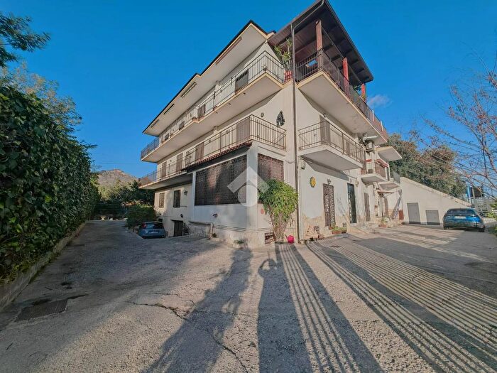 Appartamento quadrilocale in vendita in Via Montenuovo Licola Patria, Pozzuoli