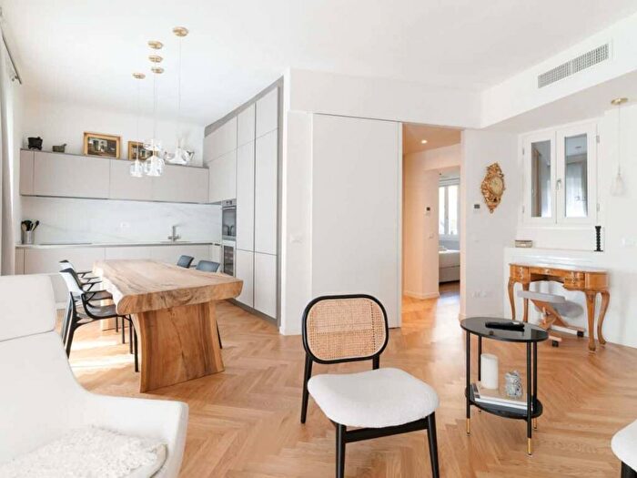 Appartamento trilocale in affitto in Via Panfilo Castaldi, Porta Venezia, Milano