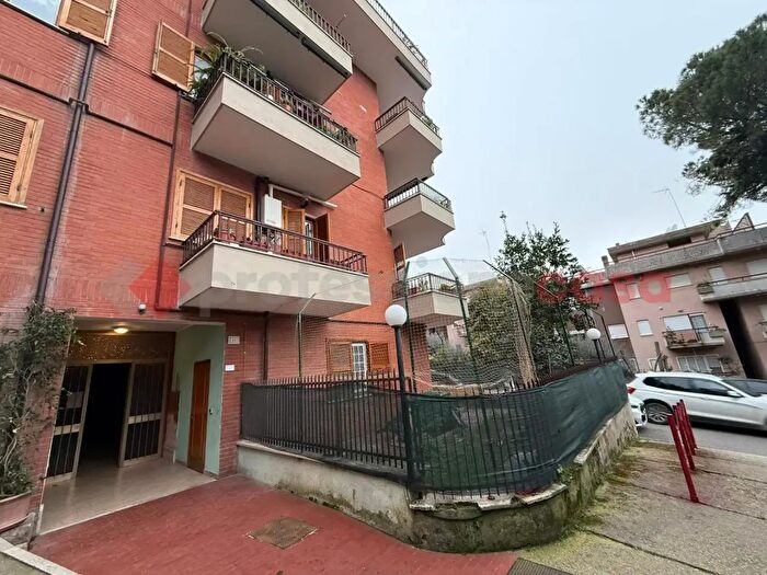 Appartamento quadrilocale in vendita in Via Rodolfo Lanciani, Tivoli