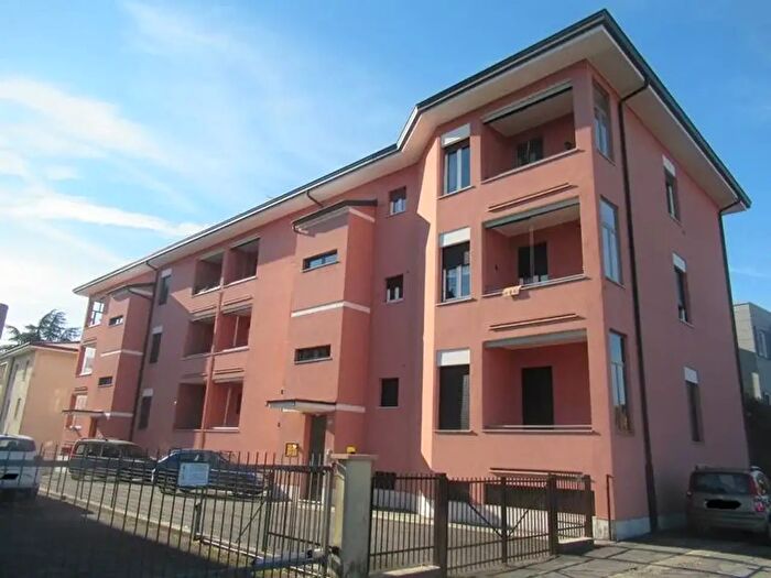 Appartamento trilocale in vendita in Via Belvedere, Besana In Brianza