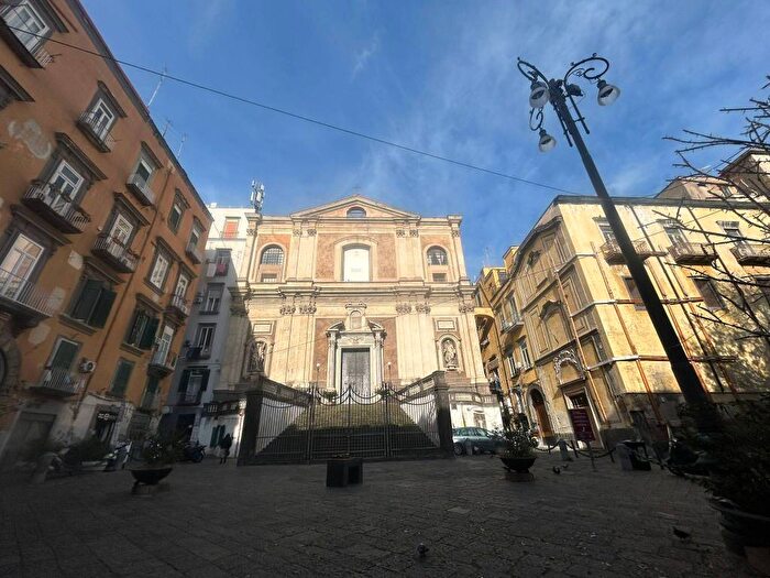 Appartamento monolocale in affitto in Vico Donnaregina, Tribunali, Napoli