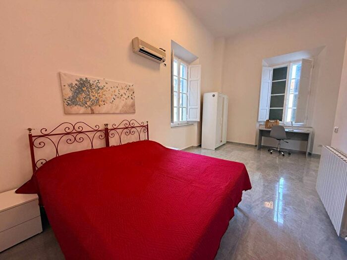 Appartamento quadrilocale in affitto in Lungarno Antonio Pacinotti, Santa Maria, Pisa