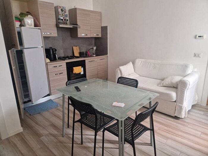 Appartamento bilocale in affitto in Via Michelangelo Buonarroti, Amendola Buonarroti, Milano