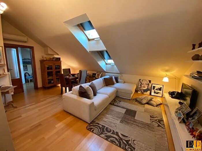 Appartamento trilocale in affitto in Via Sigieri, Porta Romana Medaglie d'Oro, Milano