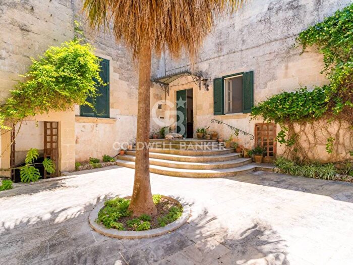Casa con 6 locali in affitto in Via San Vìncenzo, Centro, Uggiano la Chiesa