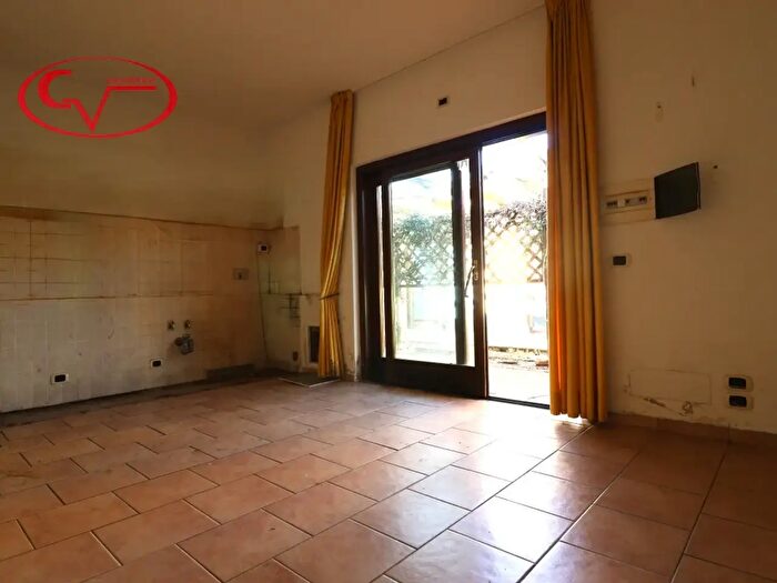 Casa con 10 locali in vendita in Viale Armando Diaz, Montevarchi