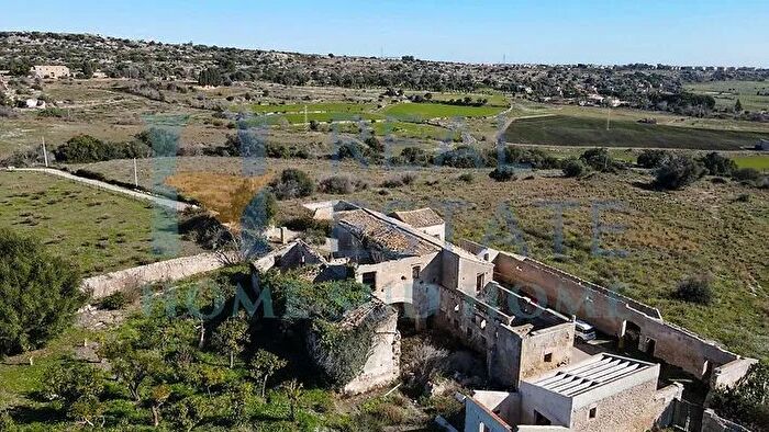 Casa in vendita in Siracusa, Assoro