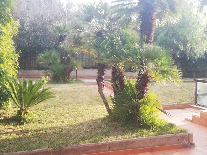 Casa con 6 locali in affitto in Piazza Caboto, Mondello Valdesi, Palermo